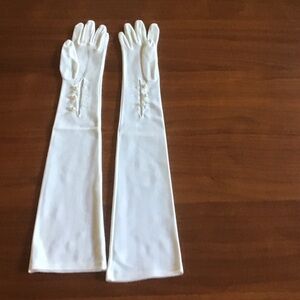 Vintage long white/cream gloves with pearl buttons